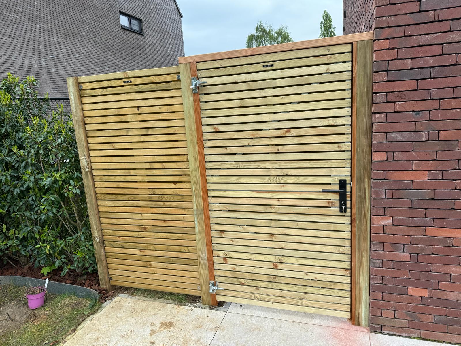 Elan schutting poort
