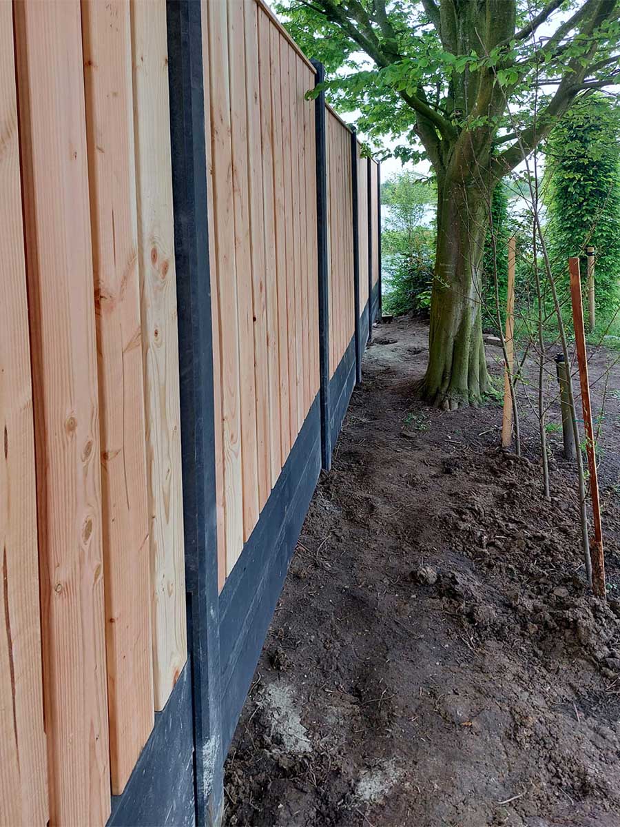 Hoge douglas hout beton schutting met dubbele platen