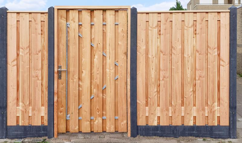 Houten tuinpoort 